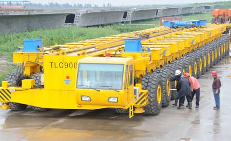 龍派Yl900A型輪胎式運梁車(chē)